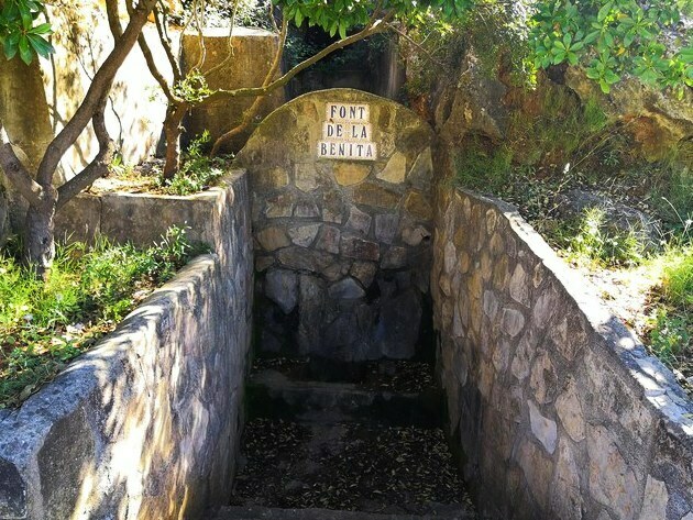 font de la benita. ruta de les fonts barx