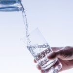 Servir agua del grifo gratis. Ley economia circular