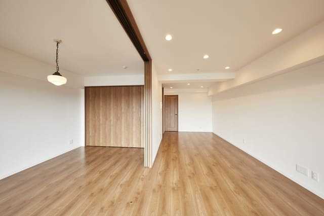 ¿Cuánto cuesta una reforma integral de un piso de 100m2?